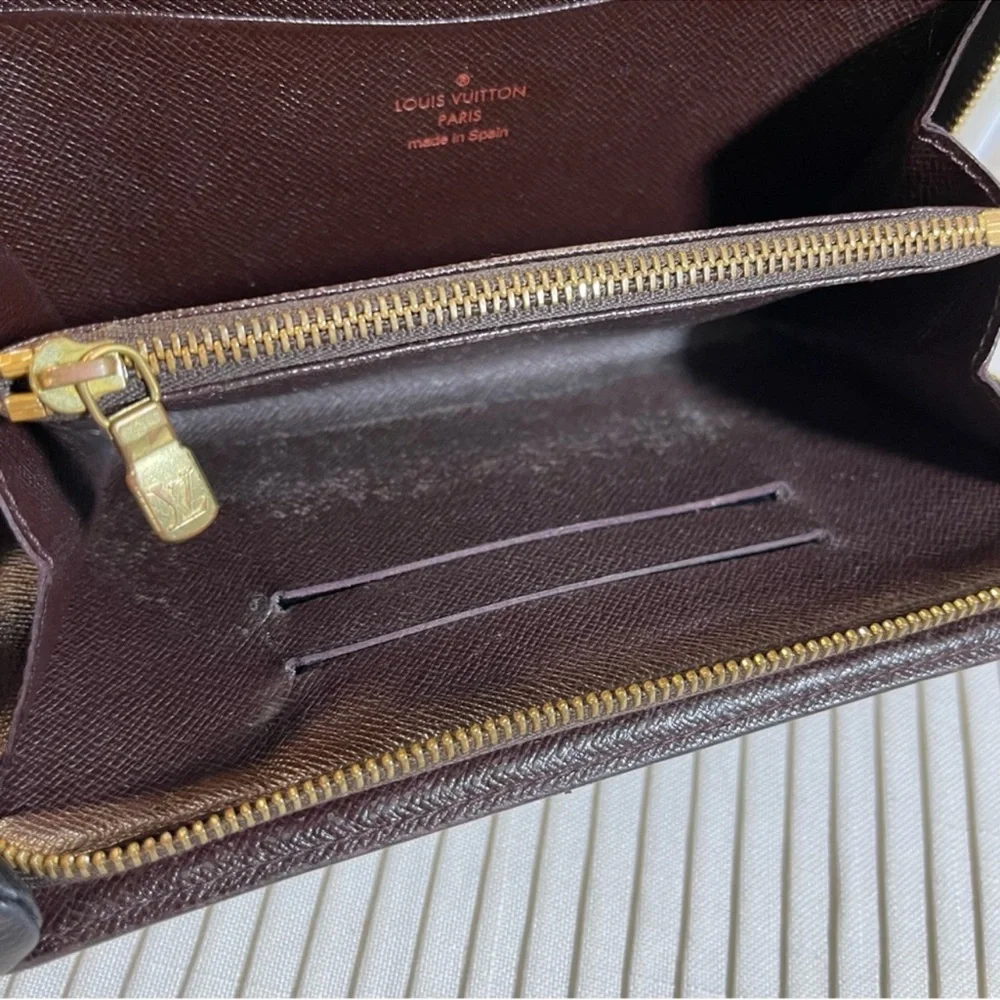 Louis Vuitton Damier Ebene Zippy Wallet